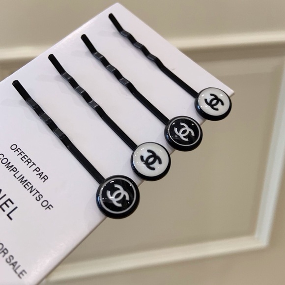 Chanel VIP hairpins set - Picture 1 of 2